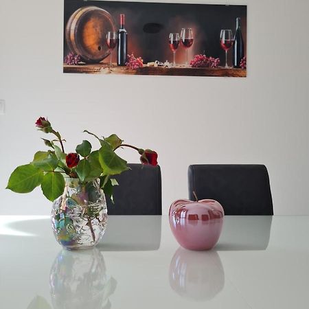 Apartman Tessa Вела Лука Екстериор снимка