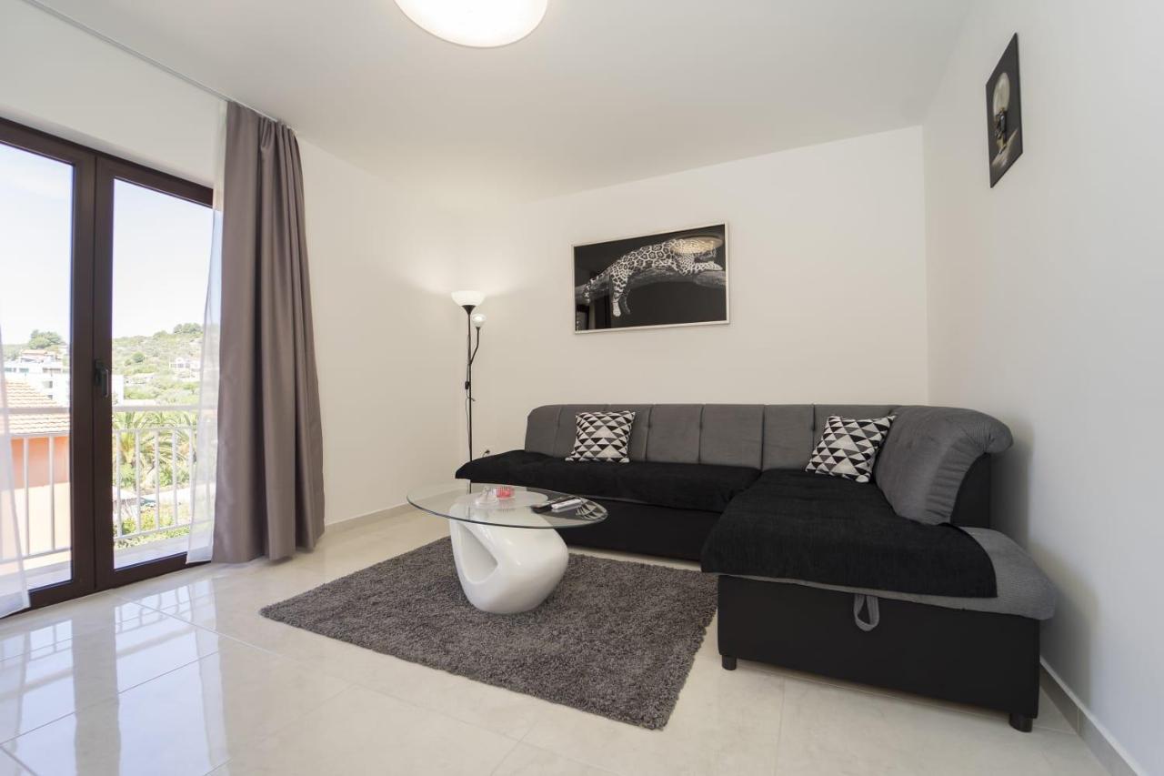 Apartman Tessa Вела Лука Екстериор снимка
