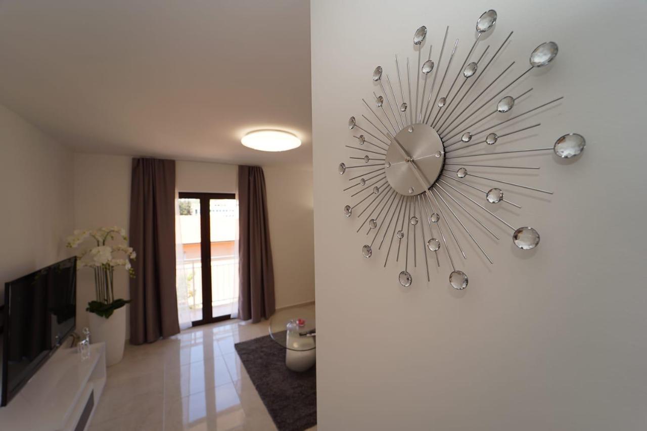 Apartman Tessa Вела Лука Екстериор снимка