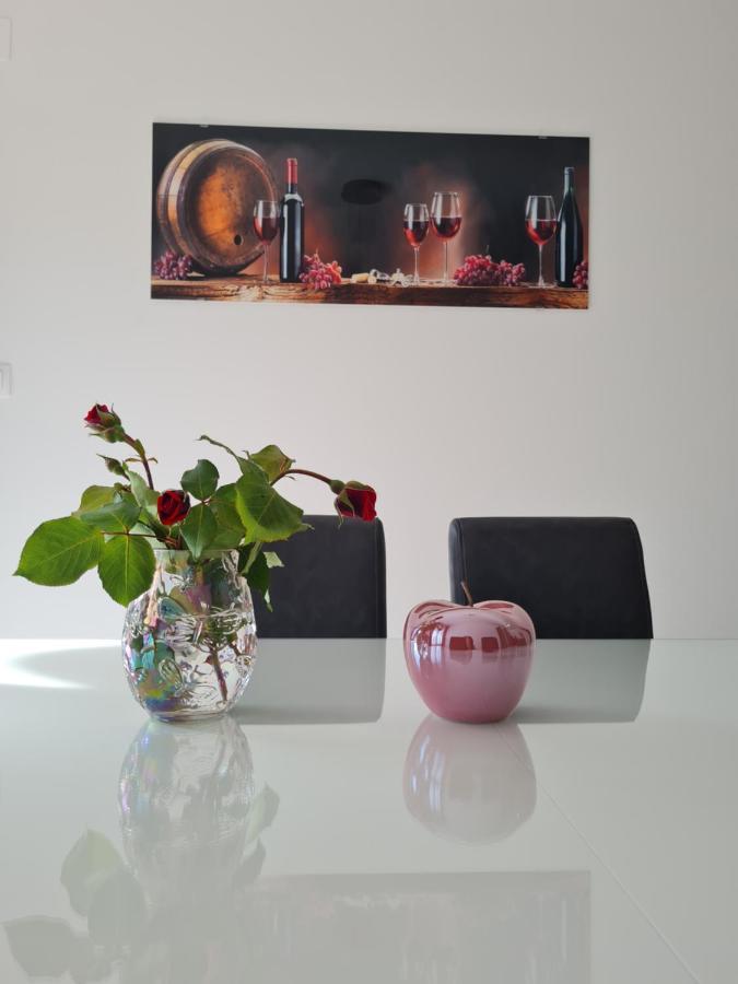 Apartman Tessa Вела Лука Екстериор снимка