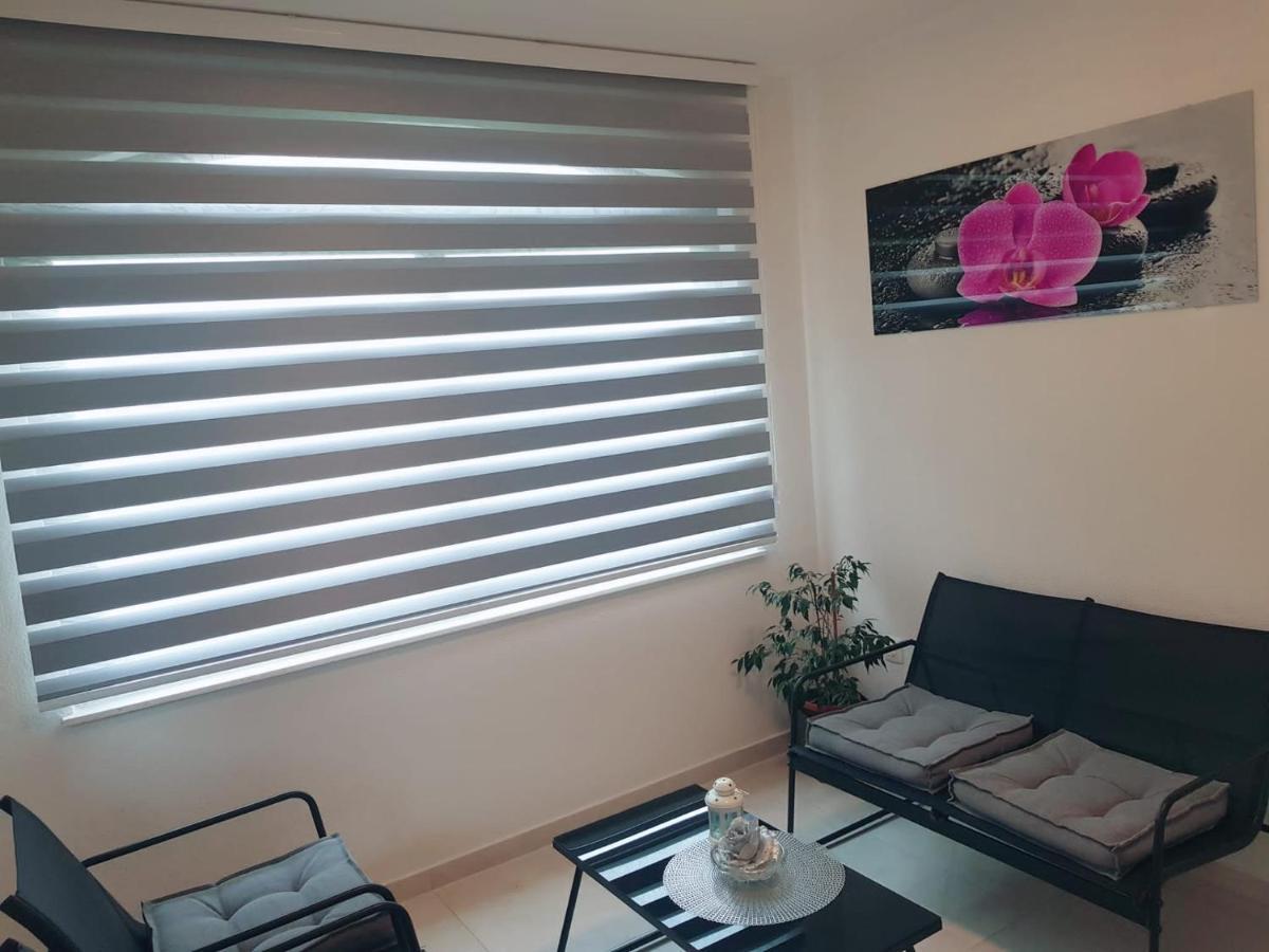 Apartman Tessa Вела Лука Екстериор снимка