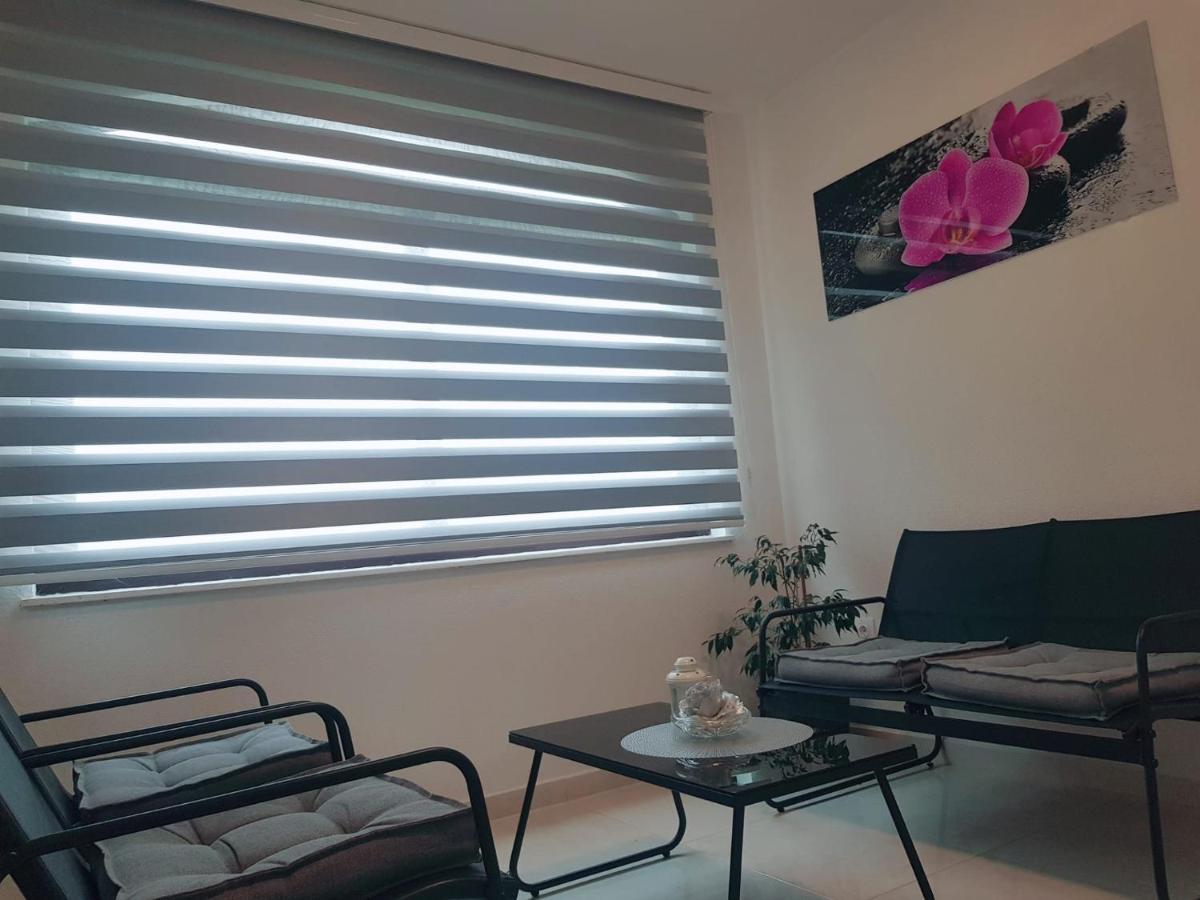 Apartman Tessa Вела Лука Екстериор снимка