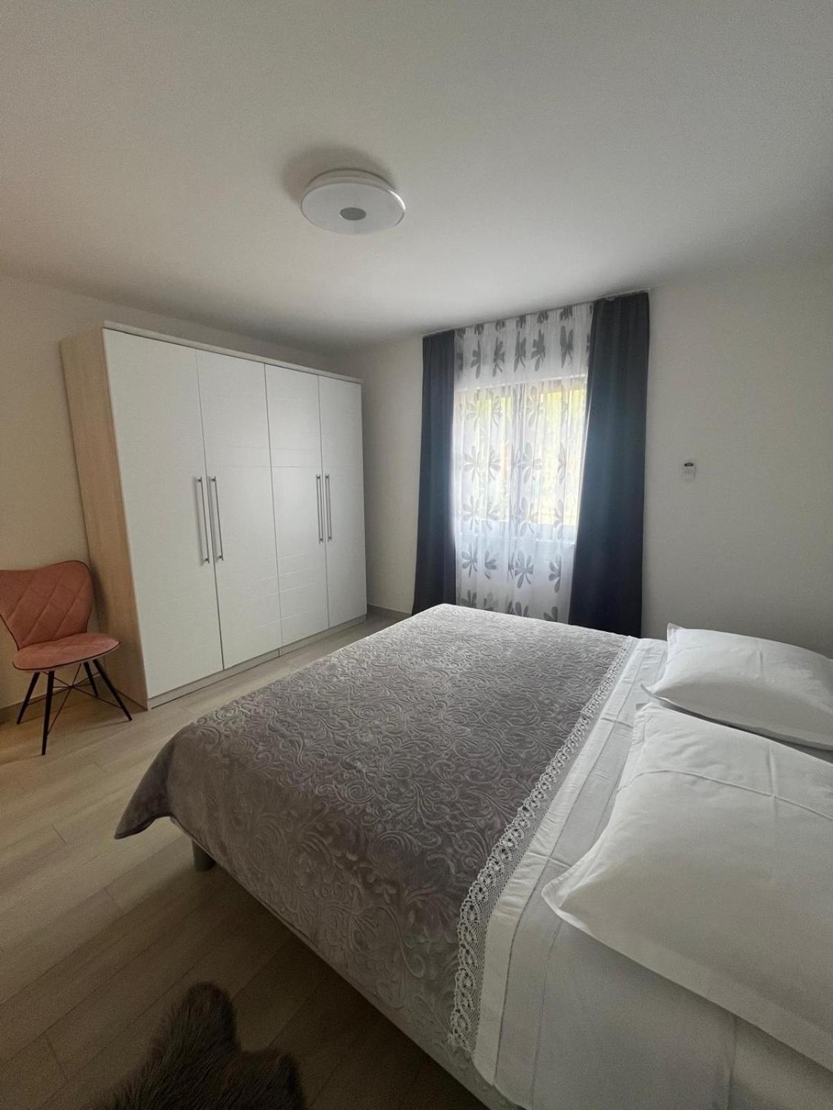 Apartman Tessa Вела Лука Екстериор снимка
