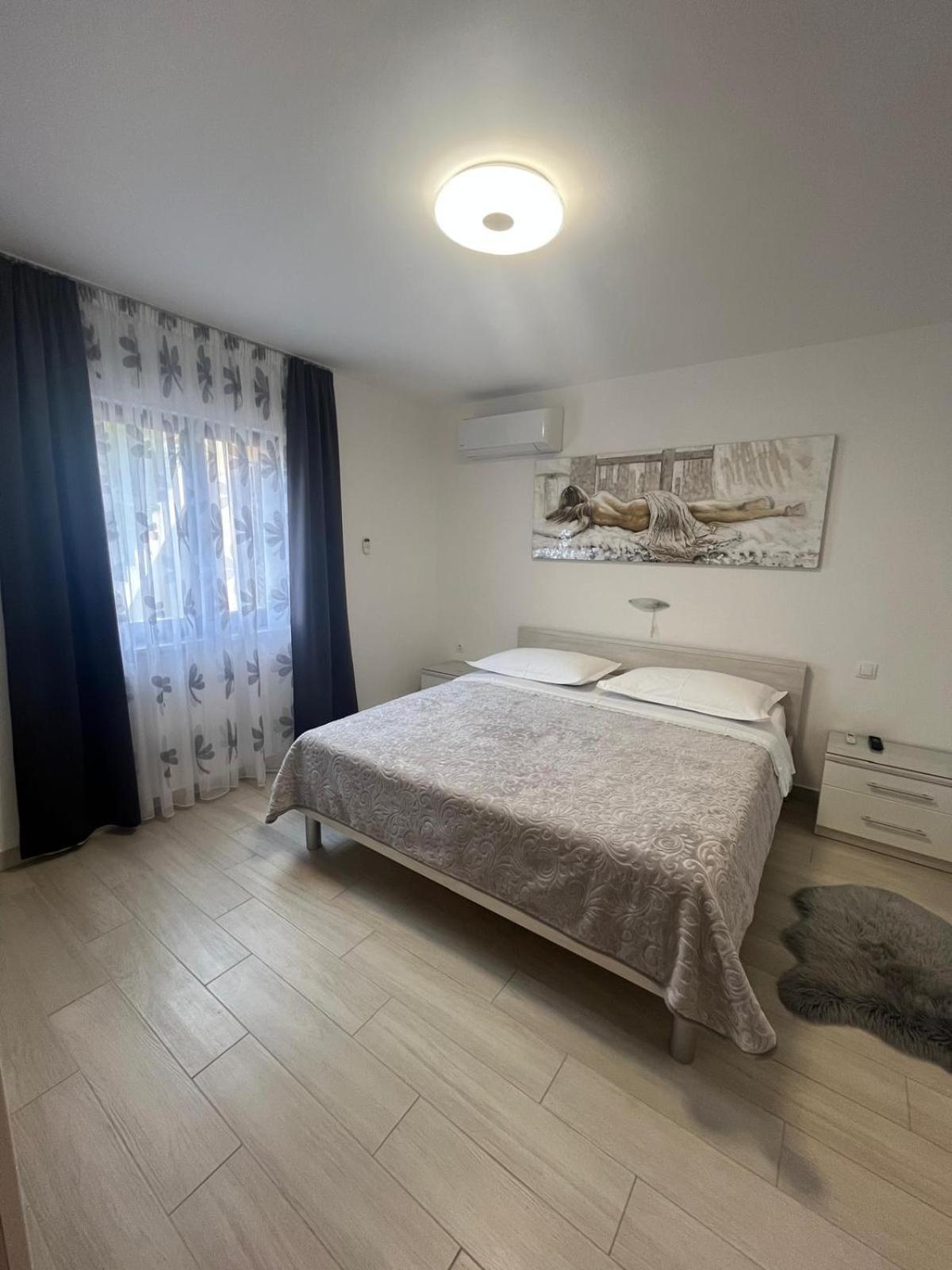 Apartman Tessa Вела Лука Екстериор снимка
